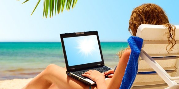 bigstock-Laptop-On-Beach-Sun-6188505-e1449145718150